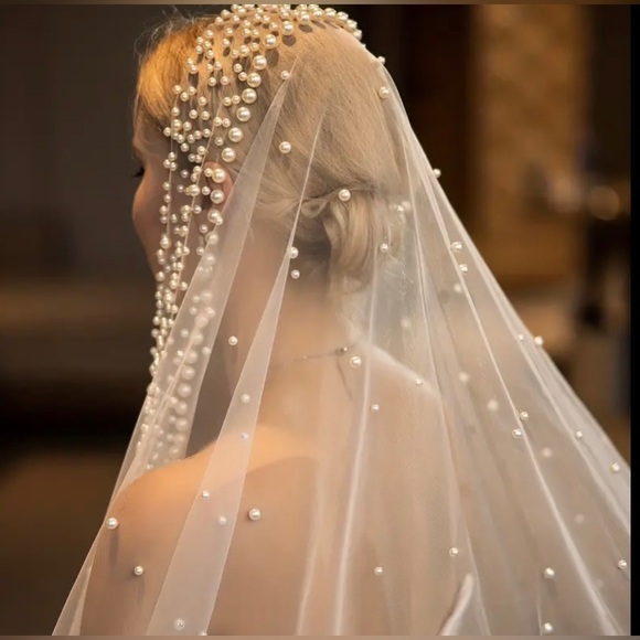 Veil - Picture 2 of 6